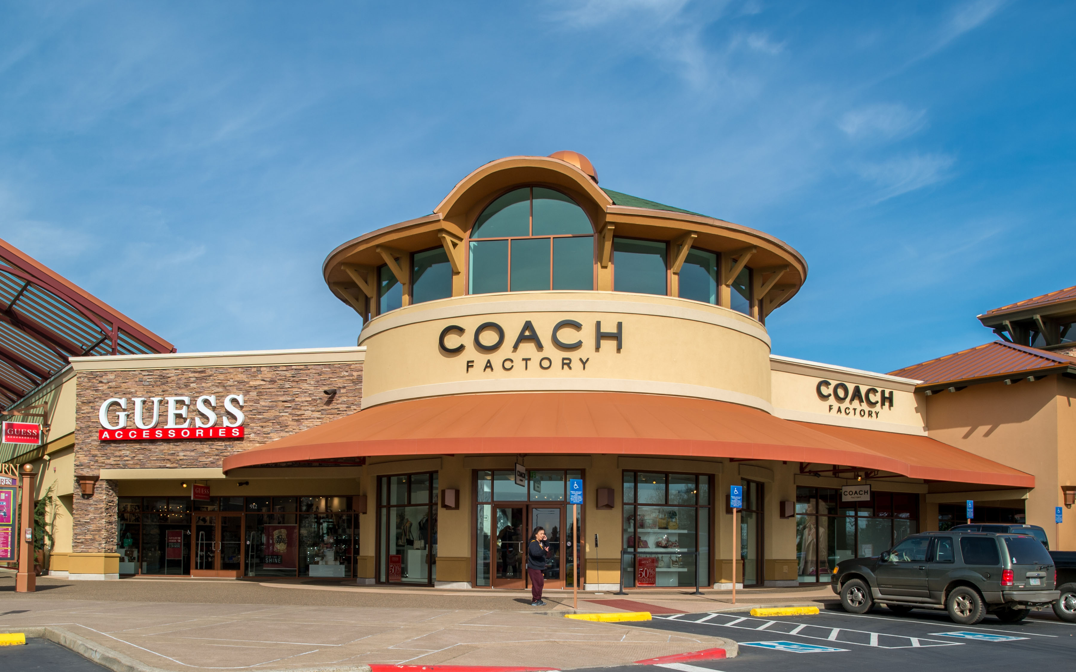 Woodburn Stores Artector Refined Ingenuity